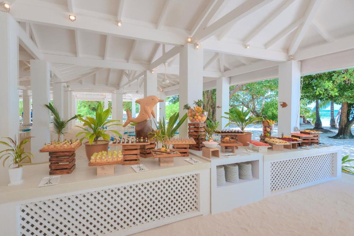 Sandies Bathala Island Resort