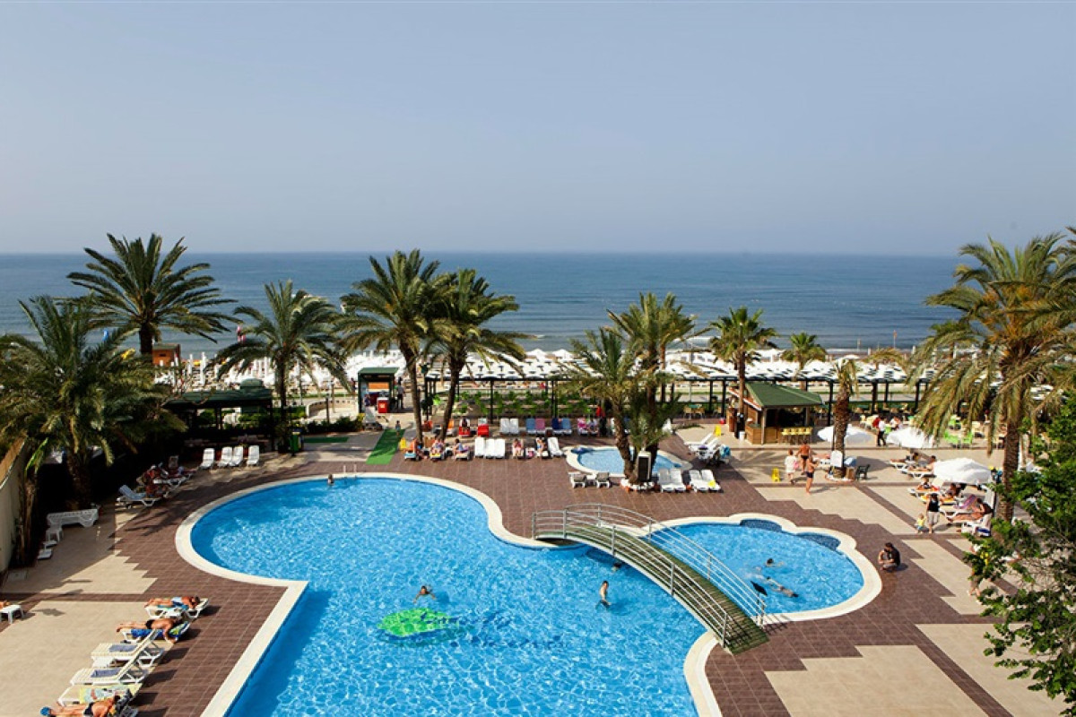 SANDY BEACH HOTEL