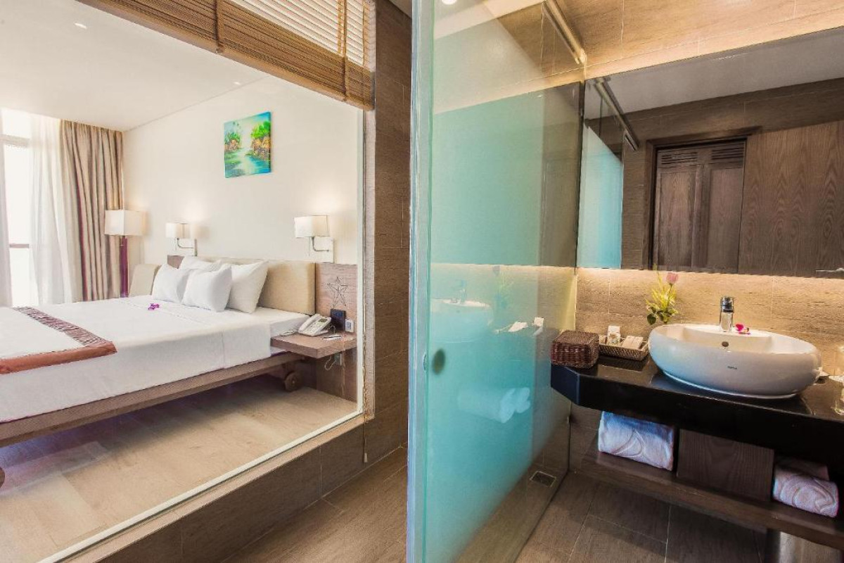 Sandy Beach Non Nuoc Resort