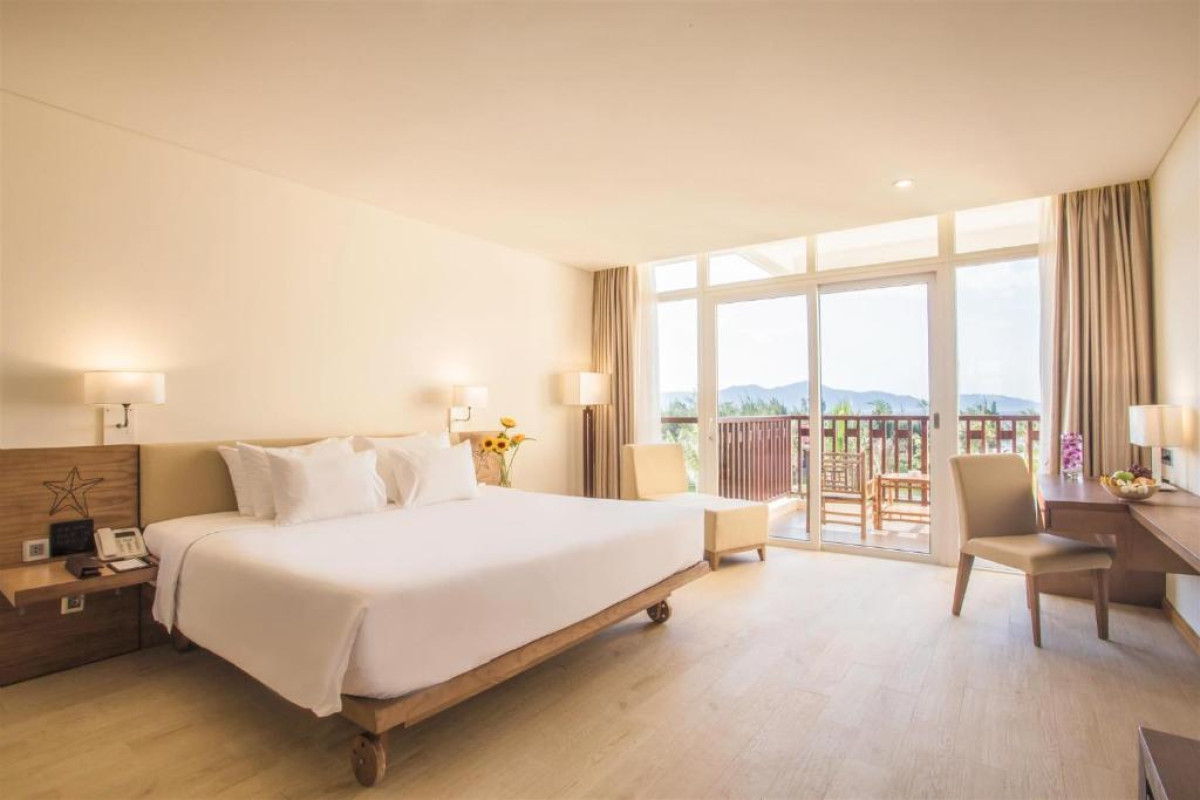 Sandy Beach Non Nuoc Resort