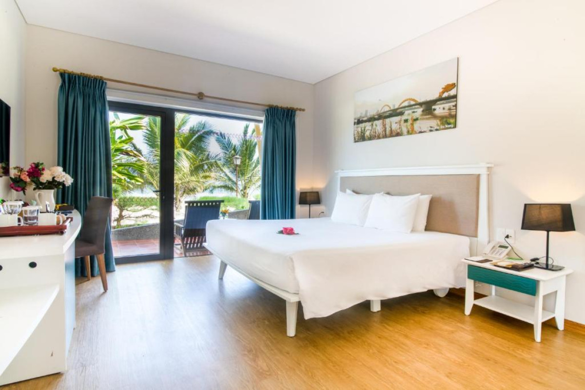 Sandy Beach Non Nuoc Resort