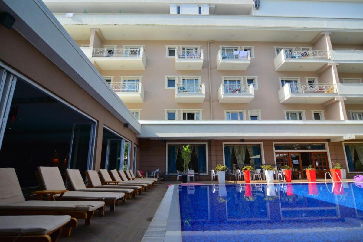Hotel Sandy Beach Resort