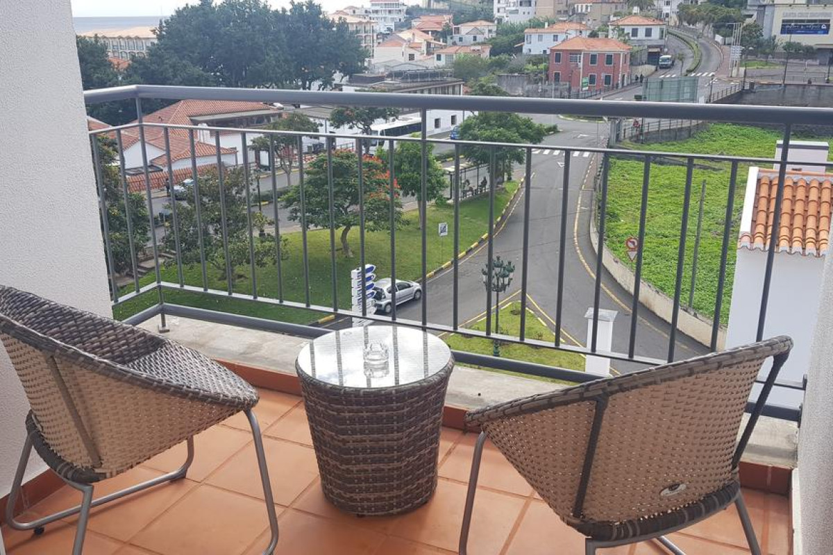Santa Cruz Village Hotel