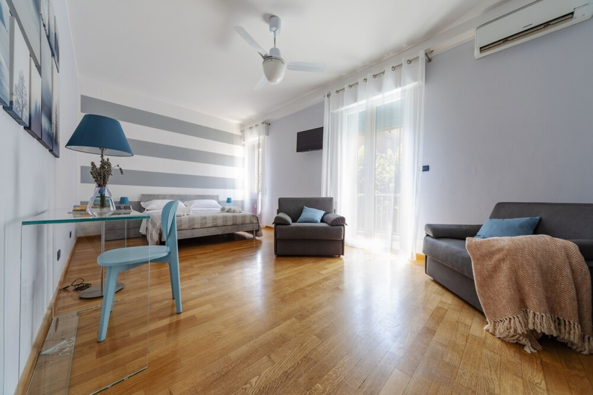 Sant'Orsola Colorful Huge Apartment