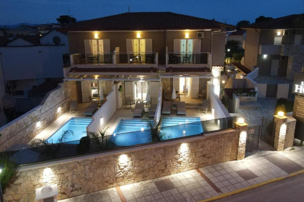 Sarantis Hotel