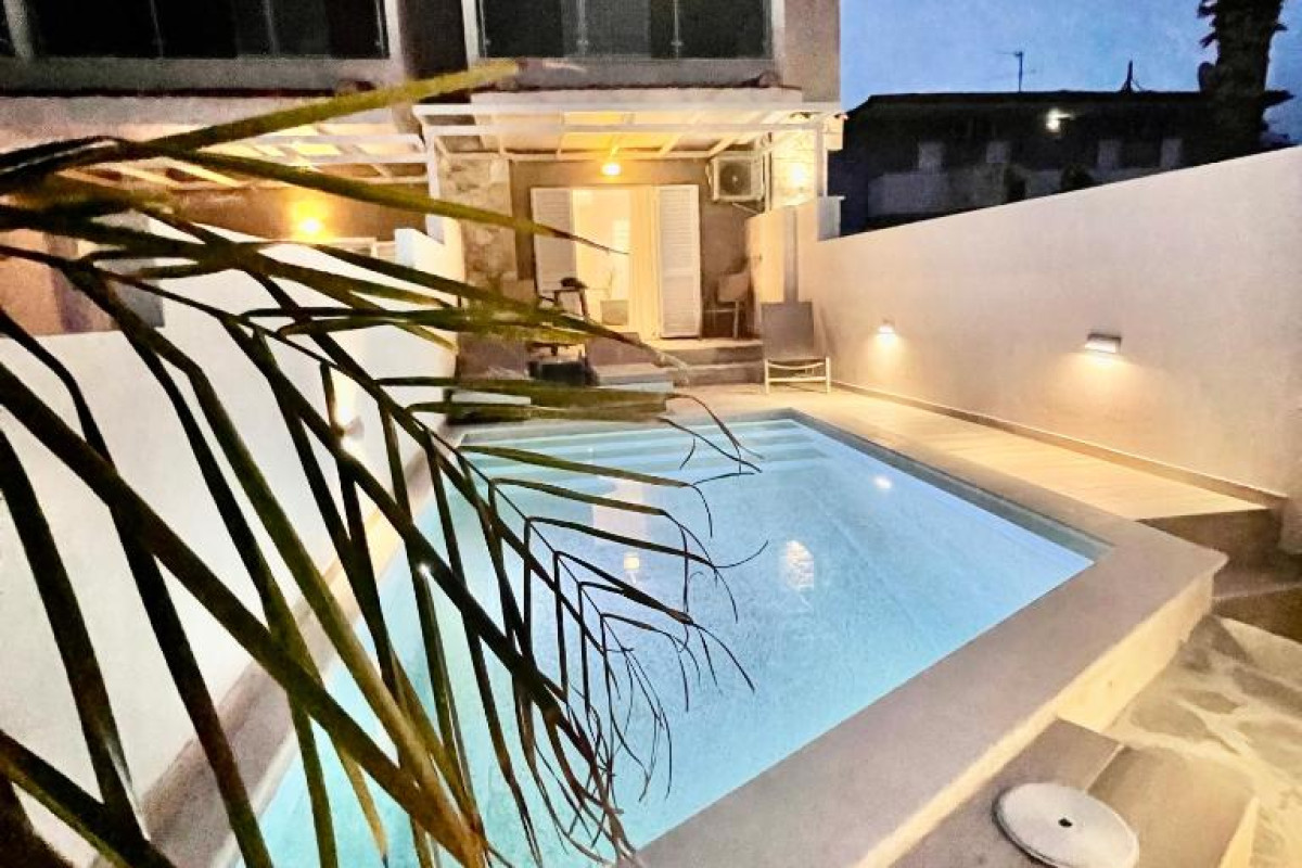 Sarantis Hotel