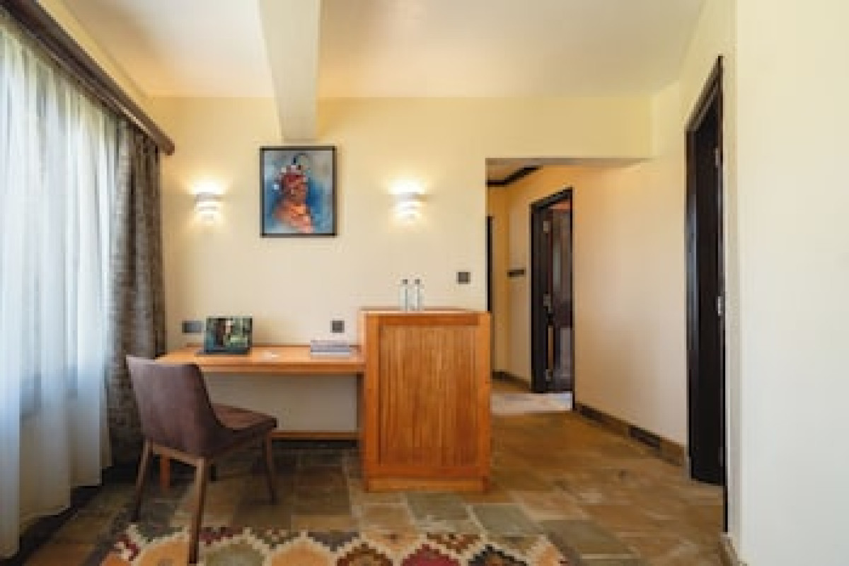 SAROVA SHABA LODGE