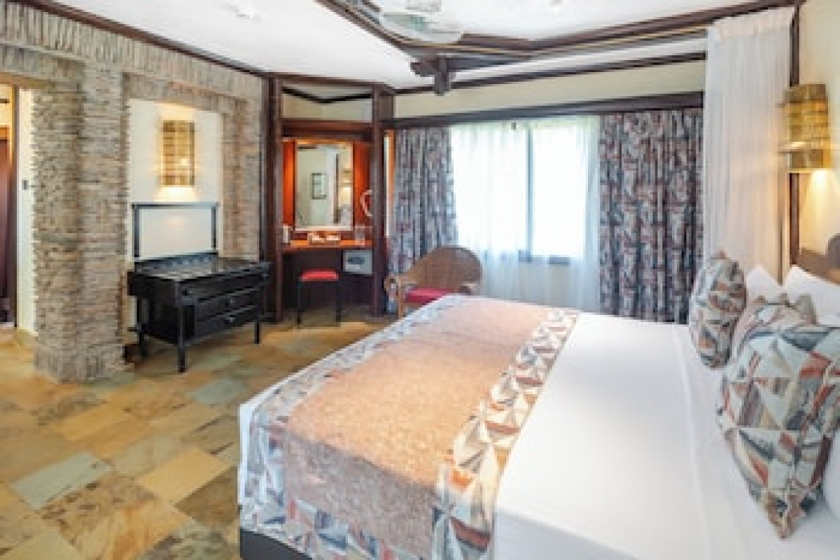 SAROVA SHABA LODGE