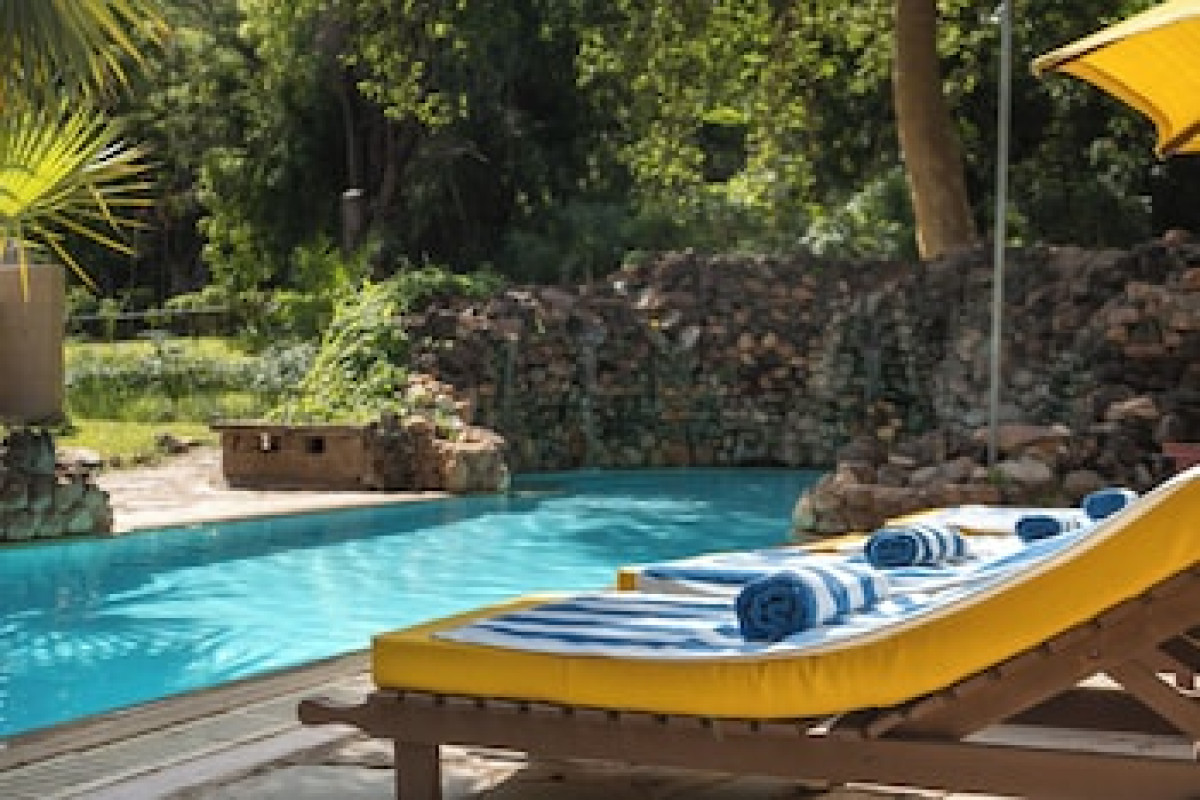 SAROVA SHABA LODGE