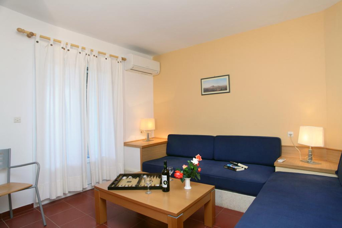 Scorpios Hotel and Apartments