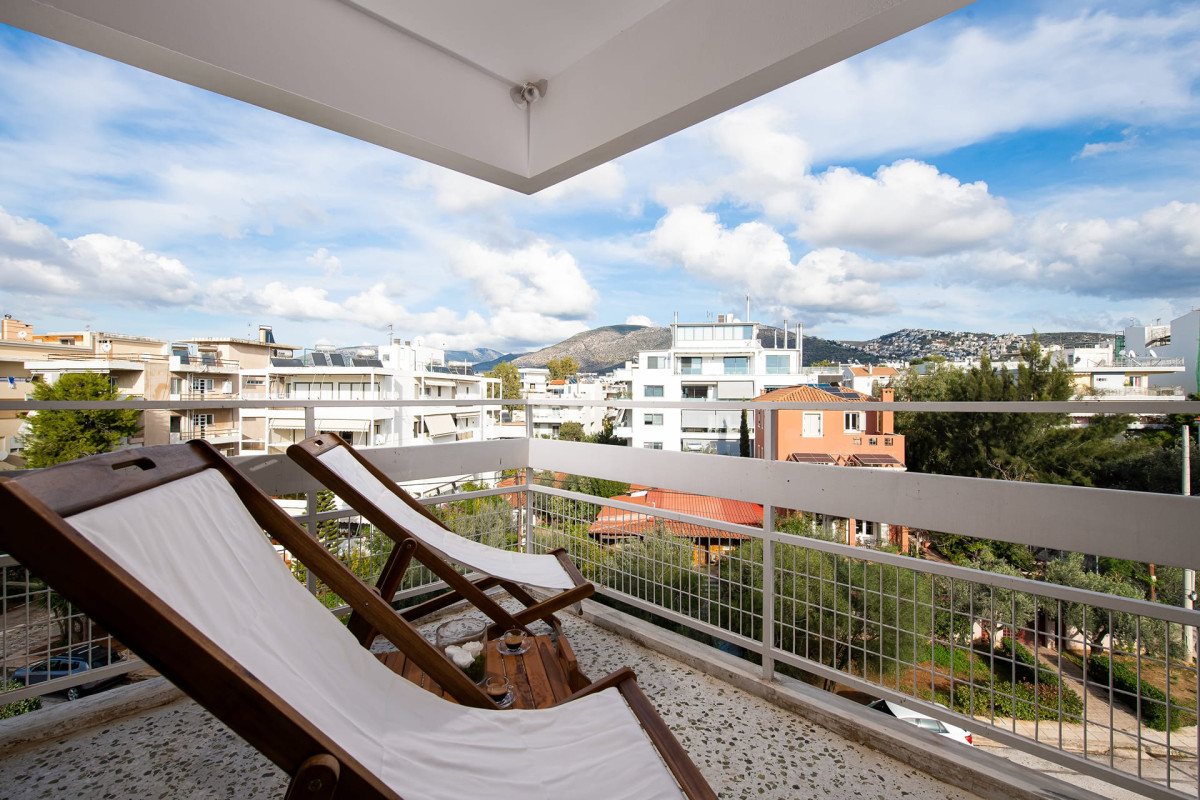 Sea and City Voula Suite
