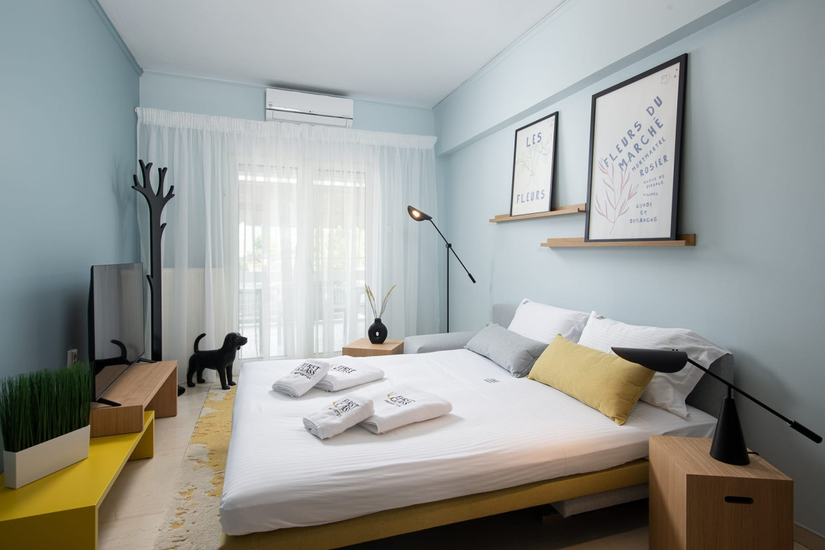 Sea and City Voula Suite