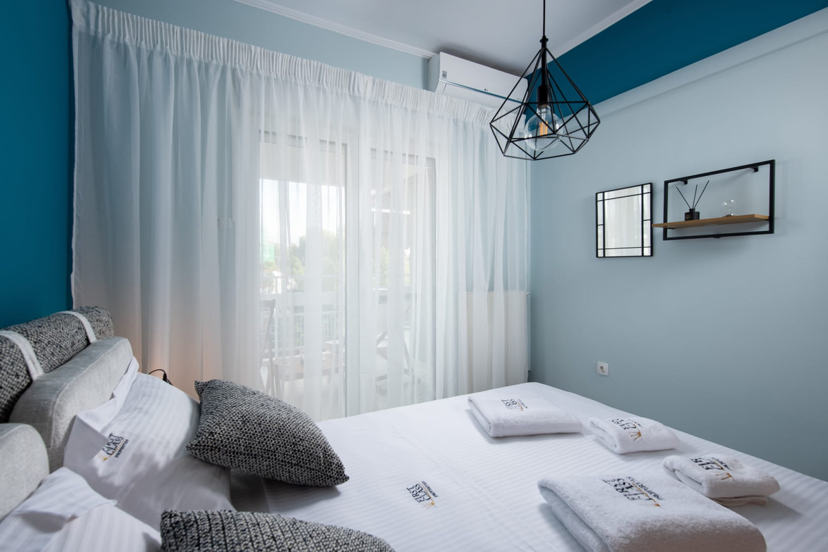Sea and City Voula Suite