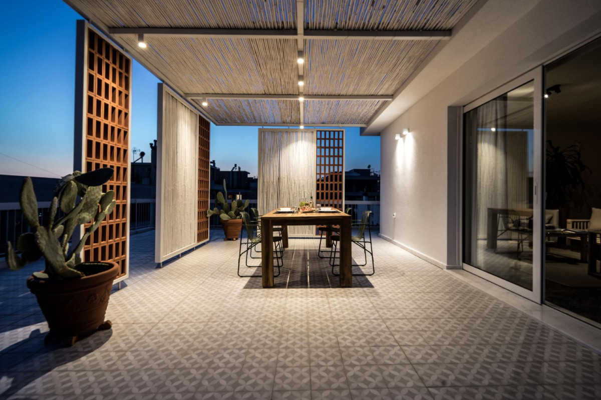 Sea View Beach Penthouse – Athens Coast