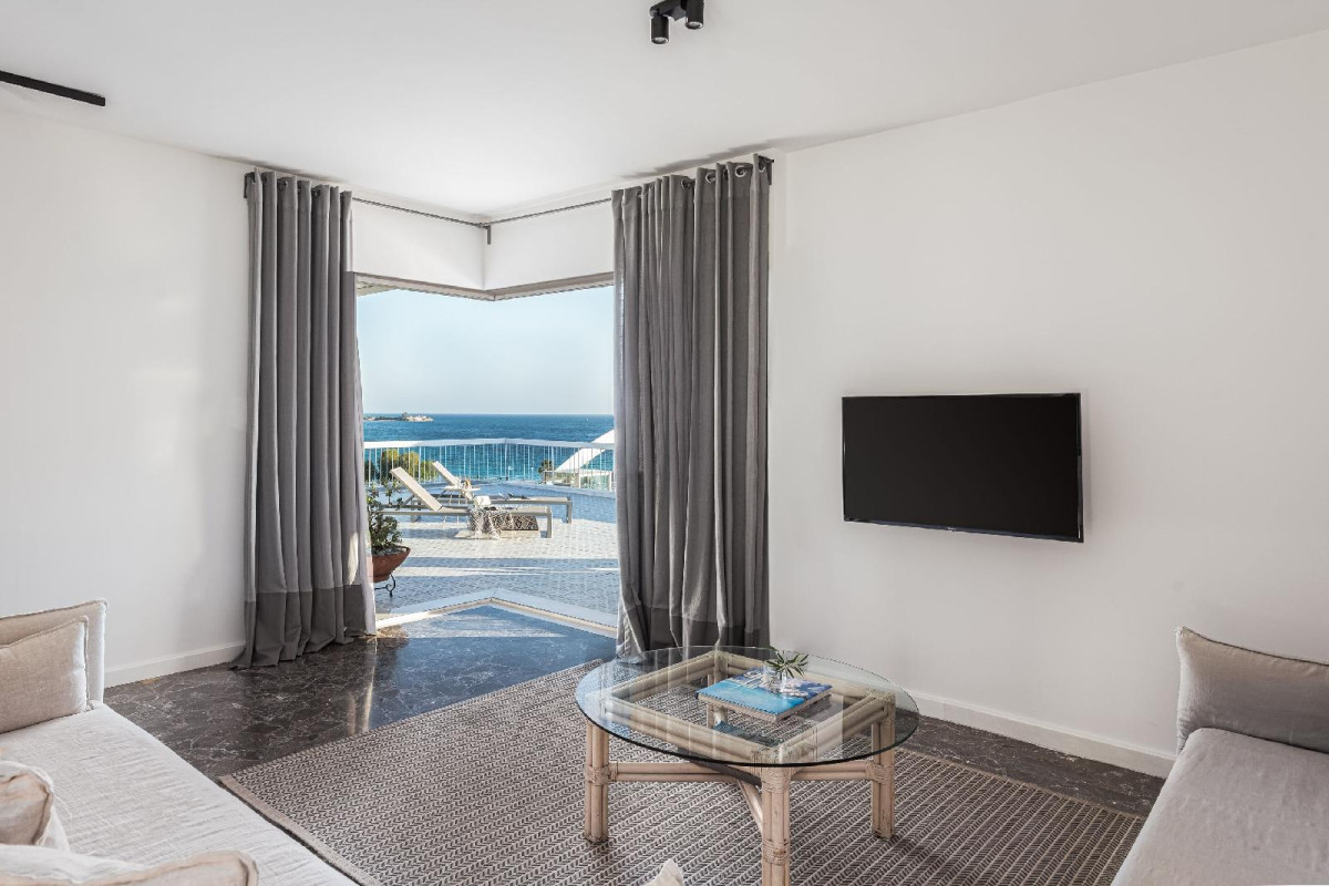 Sea View Beach Penthouse – Athens Coast