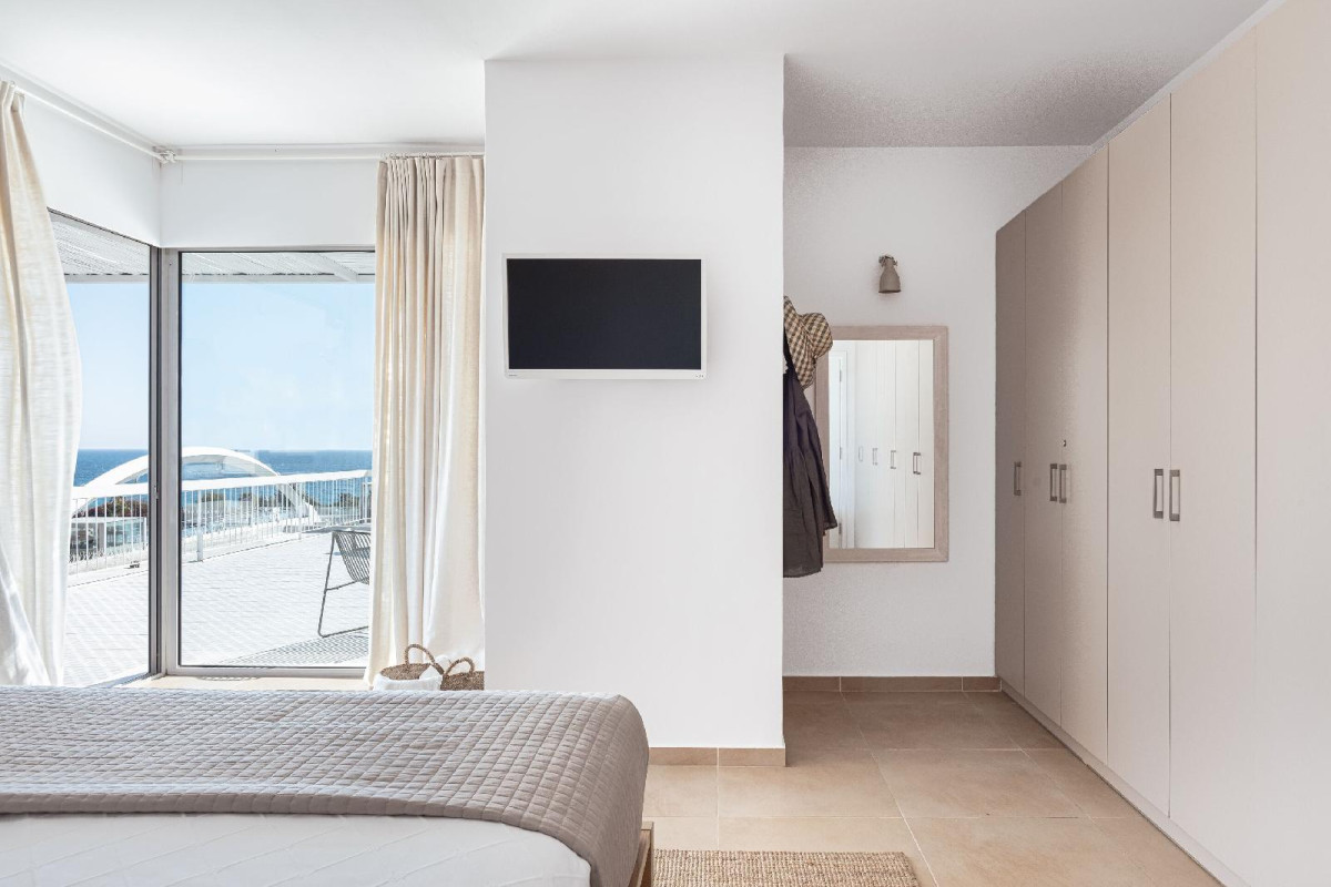 Sea View Beach Penthouse – Athens Coast