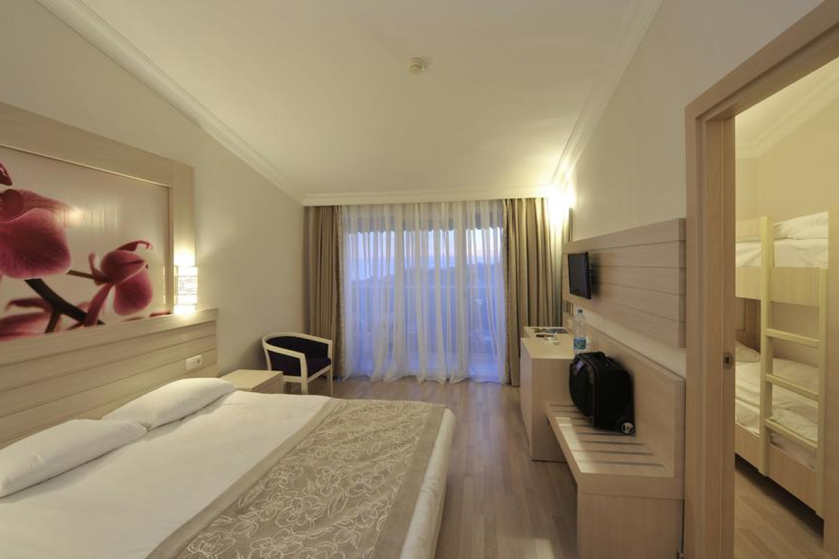 SEADEN COROLLA HOTEL