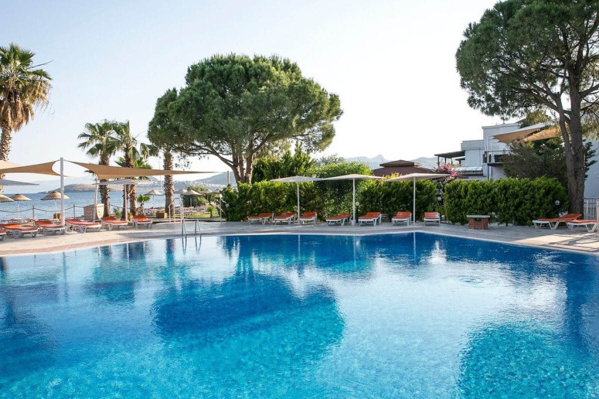 SEASIDE BEACH CLUB
