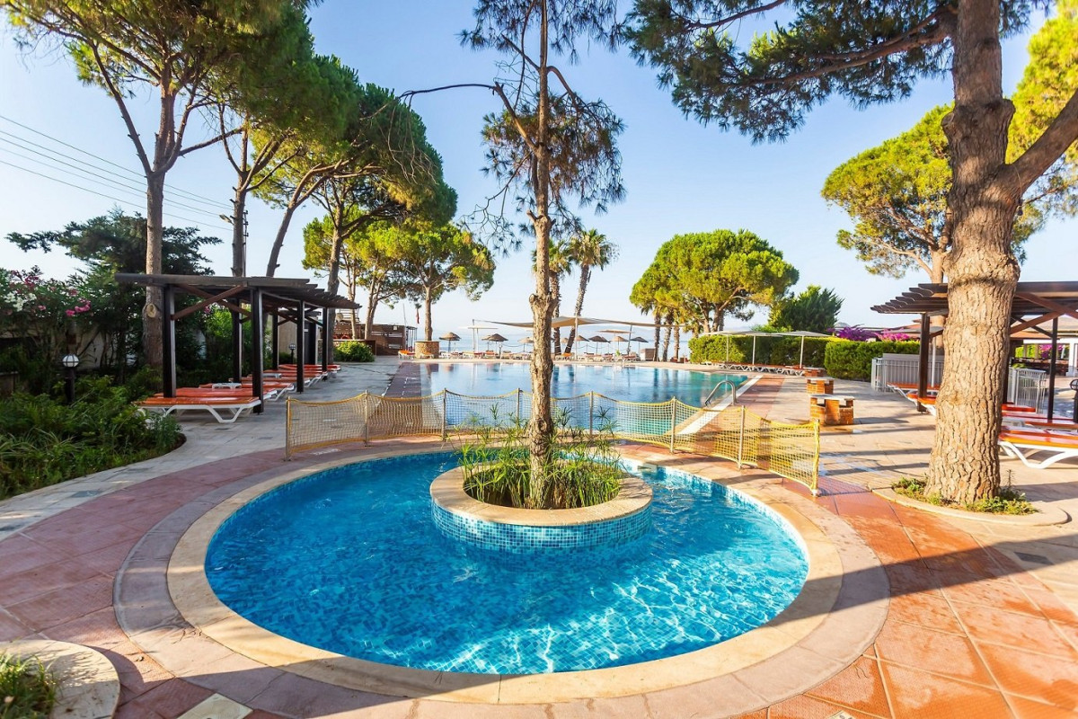 SEASIDE BEACH CLUB