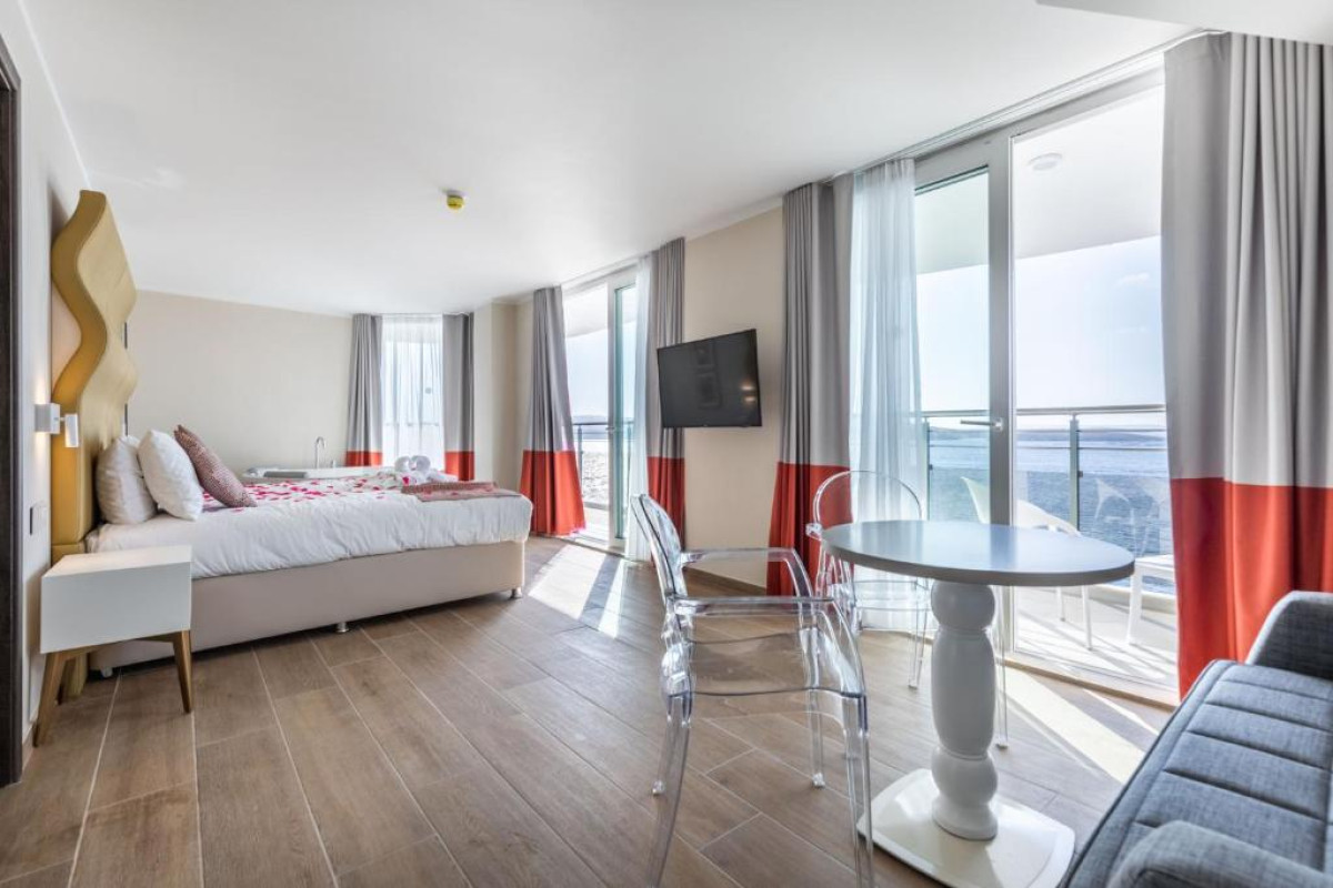 SeaView Hotel