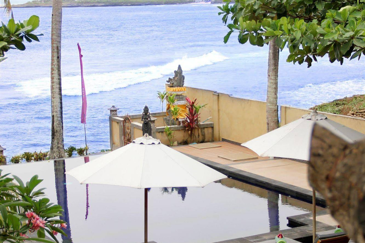 Secret Point Huts