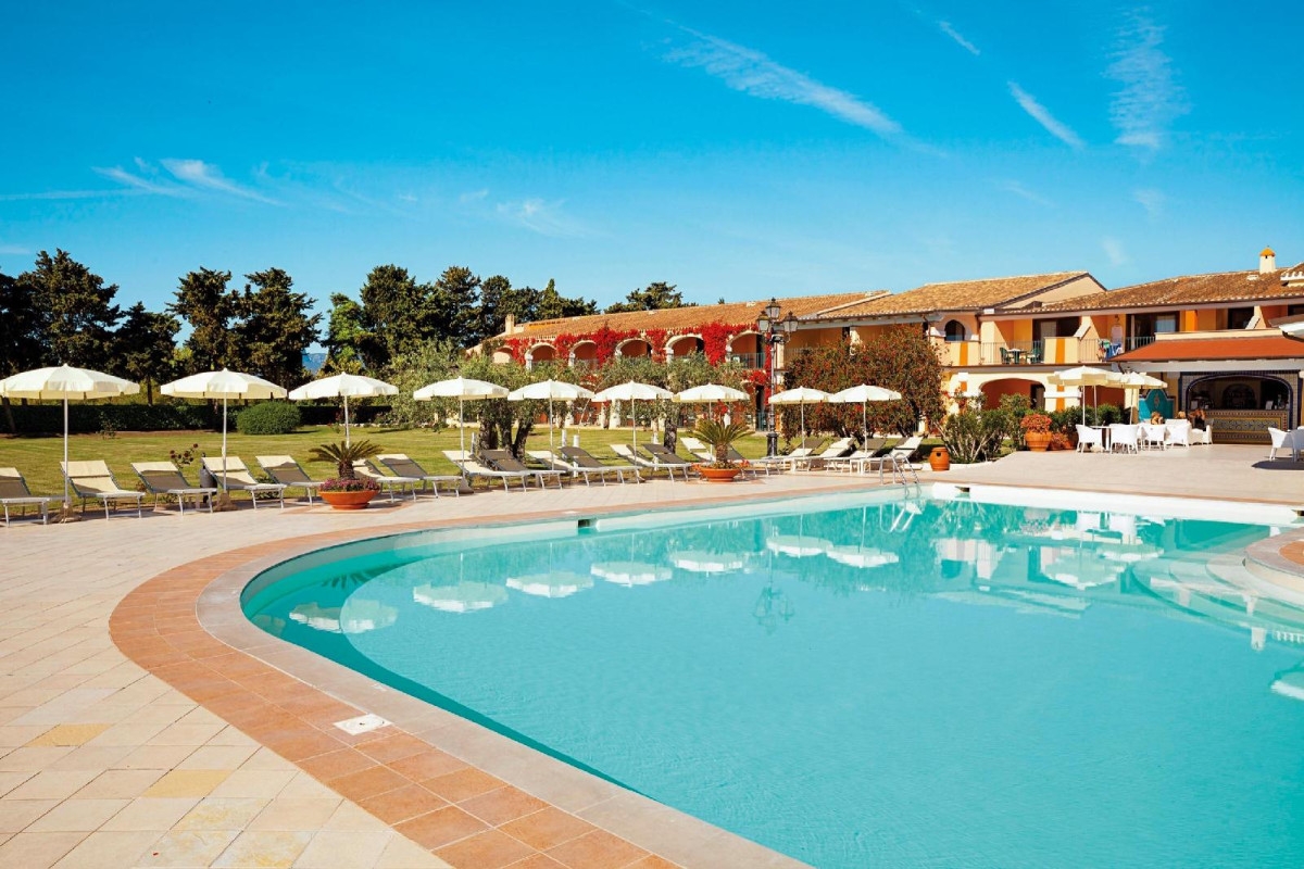 SENTIDO OROSEI BEACH