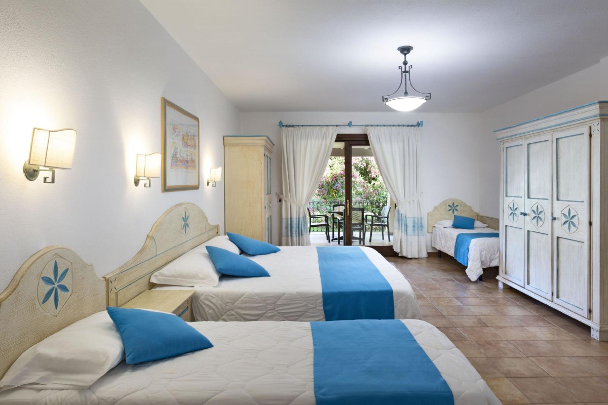 SENTIDO OROSEI BEACH