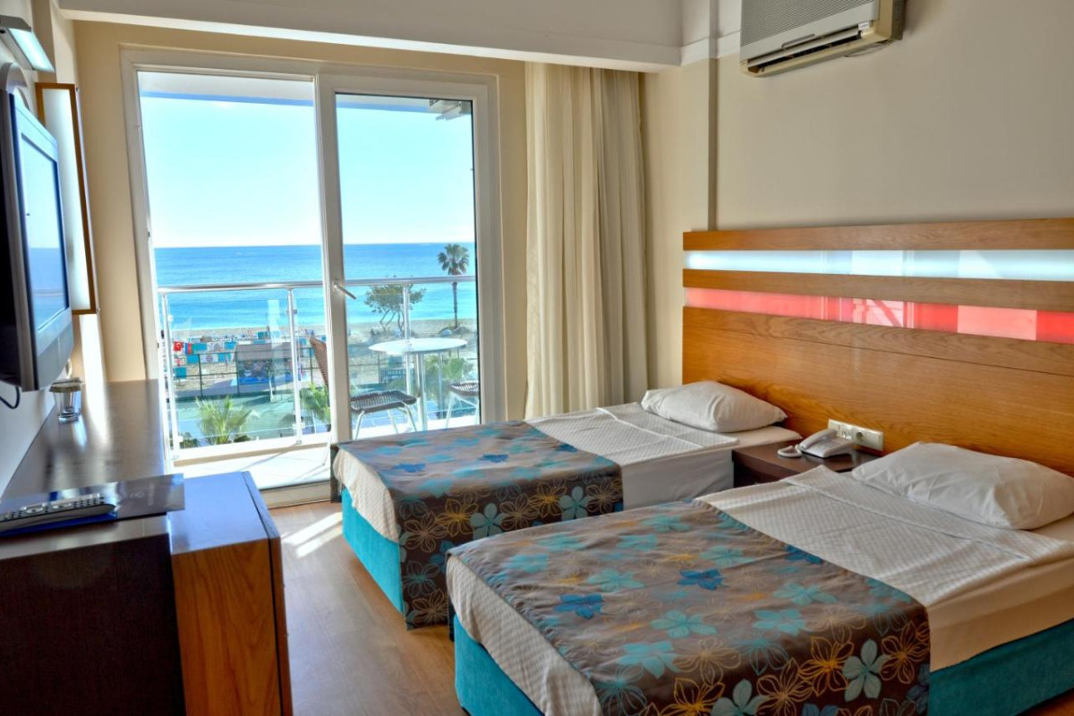 SENZA CLEOPATRA BEACH