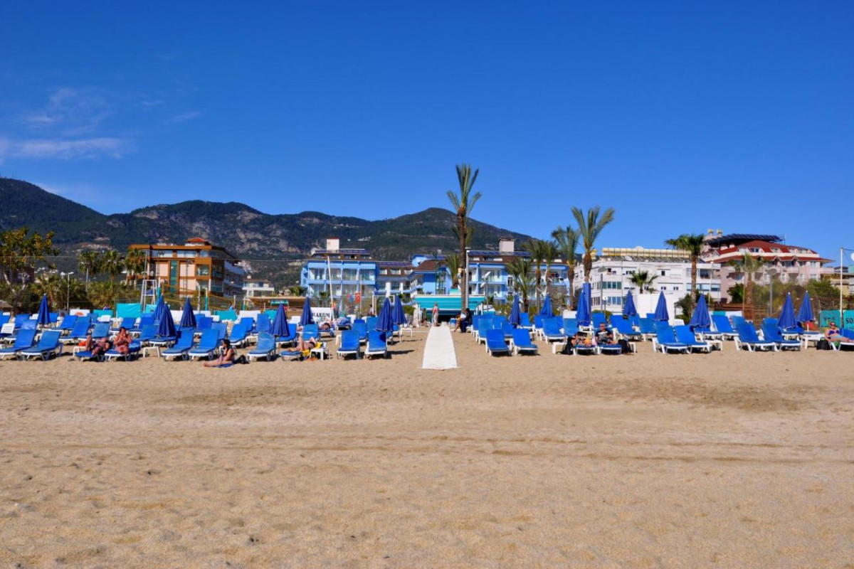 SENZA CLEOPATRA BEACH