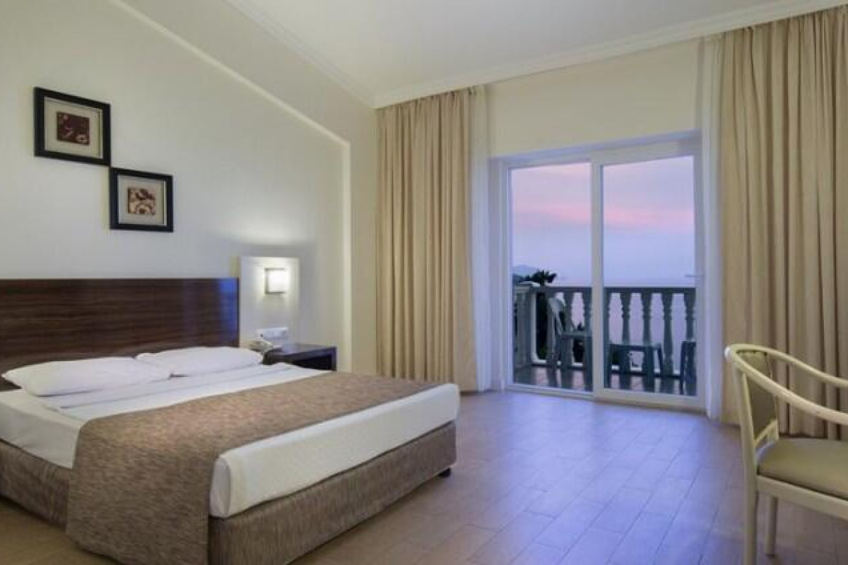 SENZA SUNSET BEACH HOTEL