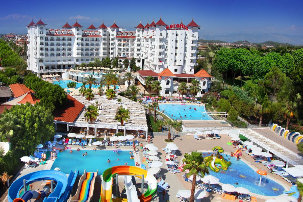 SERENIS HOTEL