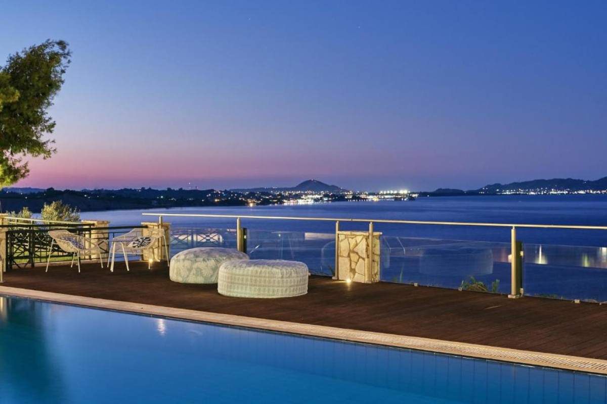 SERENUS LUXURY VILLA