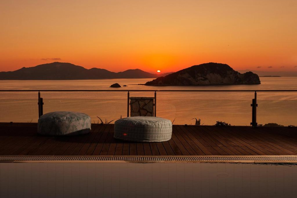 SERENUS LUXURY VILLA