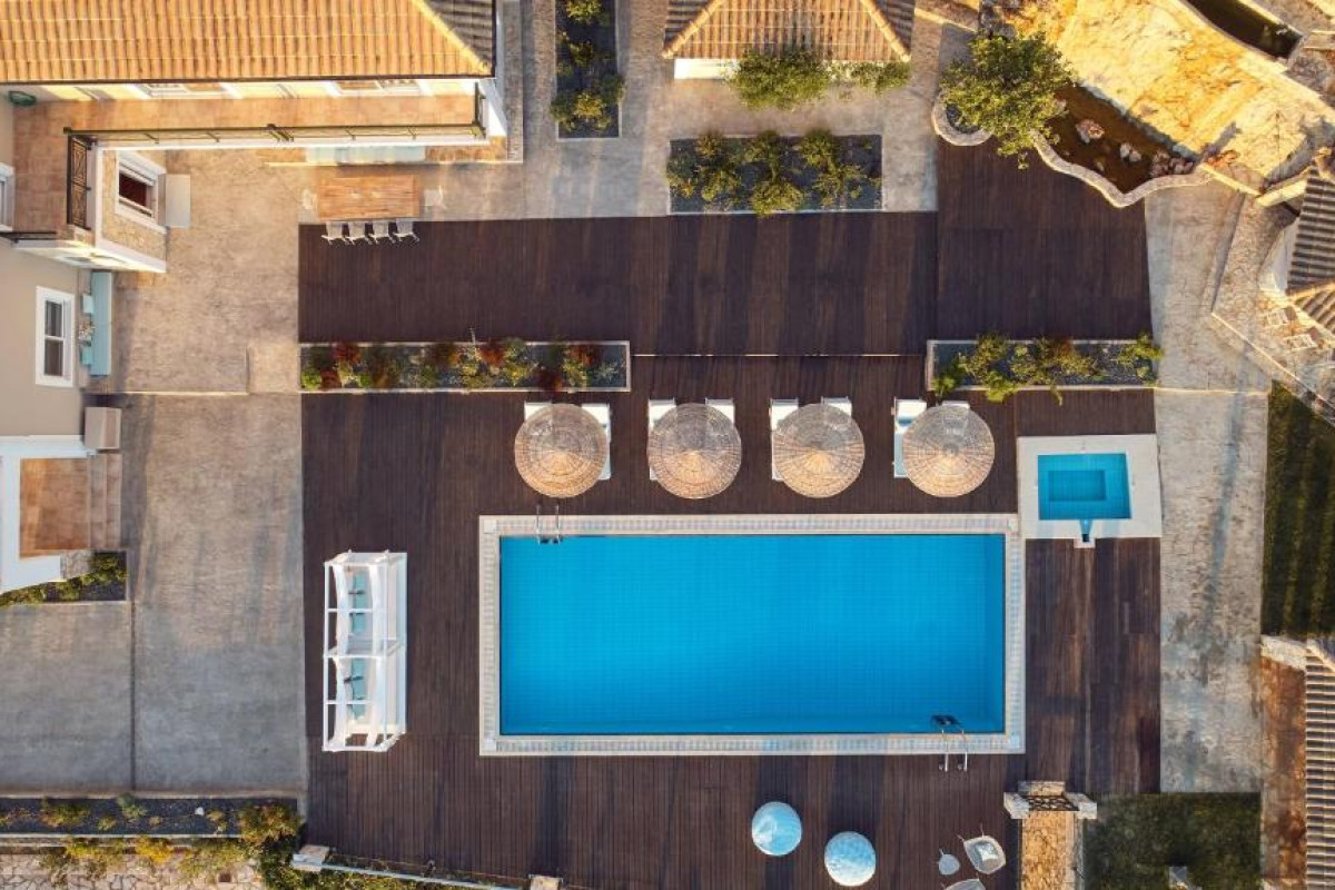 SERENUS LUXURY VILLA