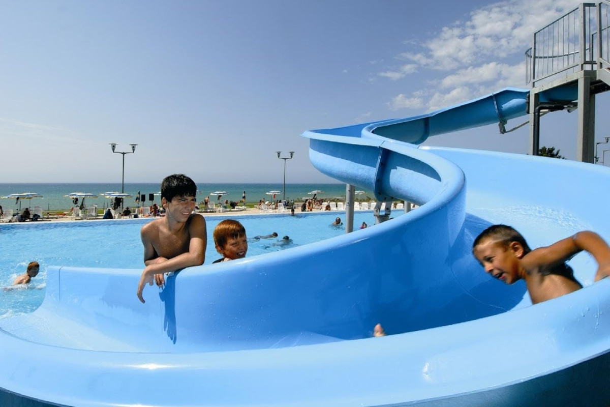 Serenusa Resort