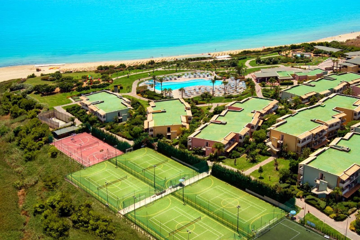 Serenusa Resort