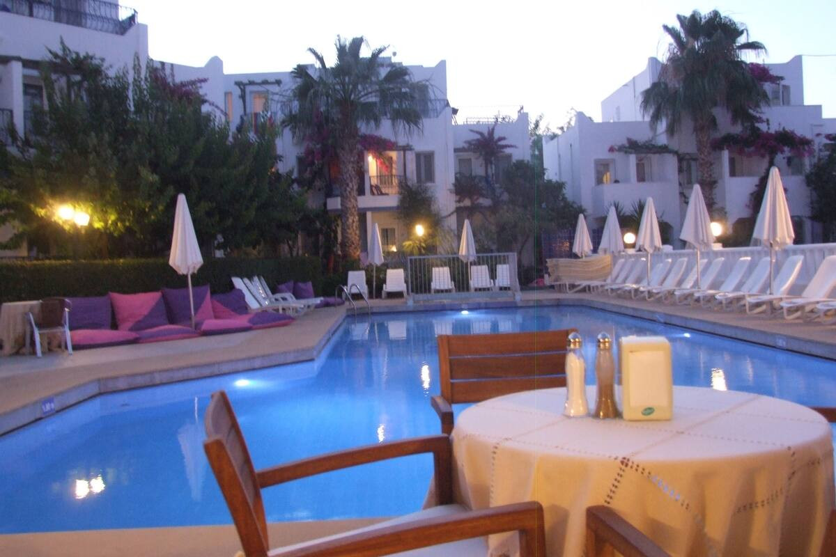 SERHAN HOTEL