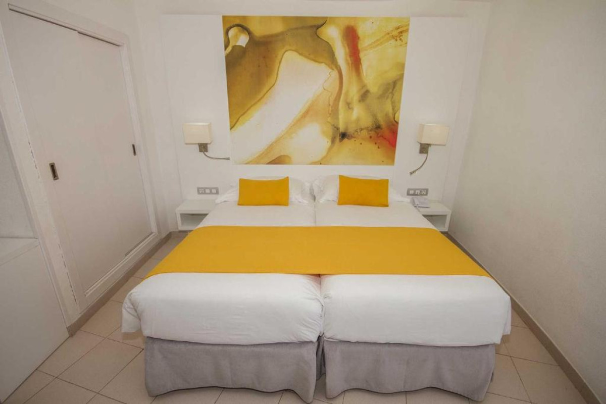 Hotel Servatur Waikiki