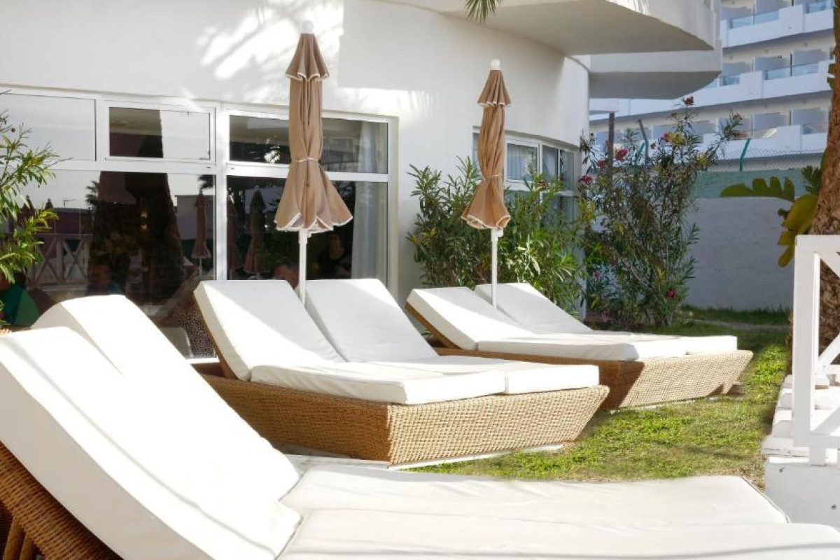 Hotel Servatur Waikiki