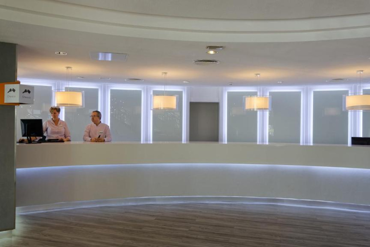 Hotel Servatur Waikiki