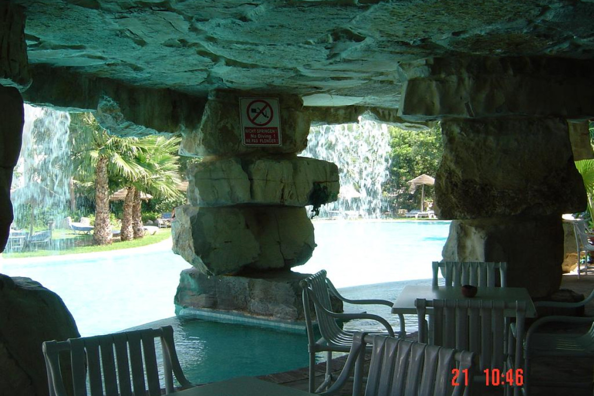 Shell Beach & Spa