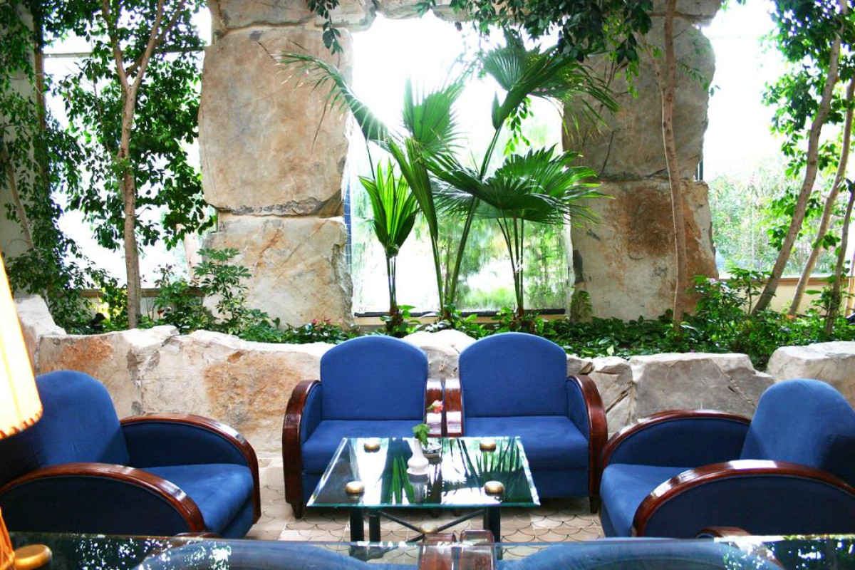 Shell Beach & Spa