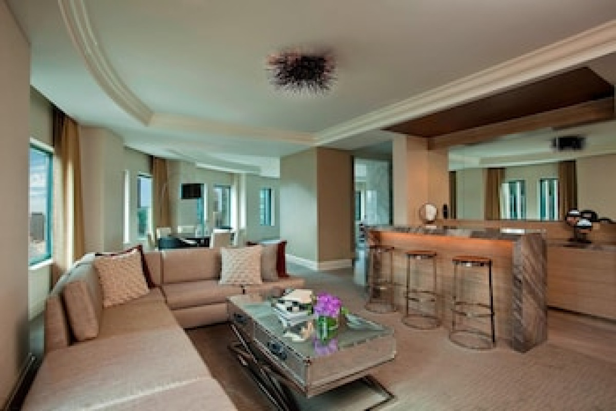 SHERATON GRAND CHICAGO RIVERWALK