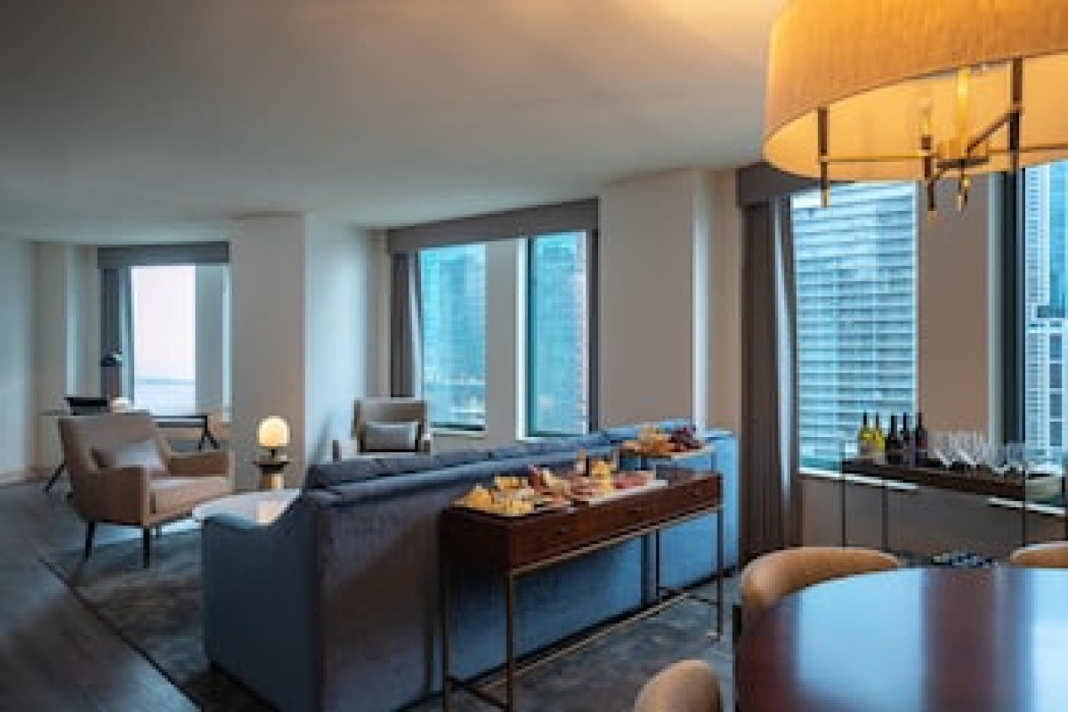 SHERATON GRAND CHICAGO RIVERWALK