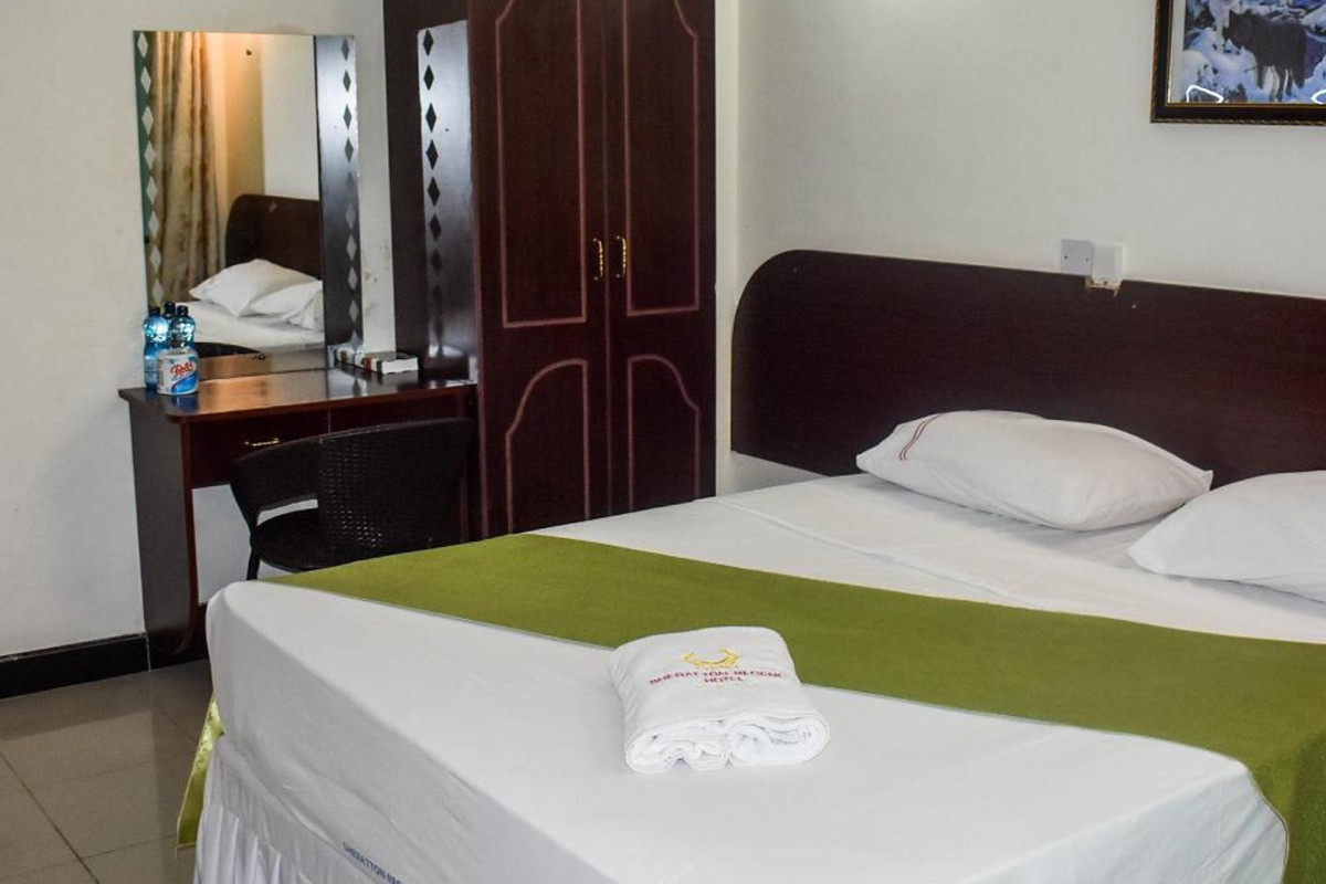 SHERATON REGENCY HOTEL