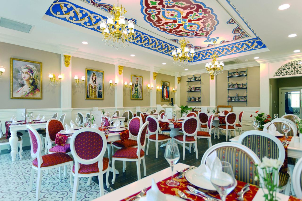 SIDE ROYAL PALACE HOTEL