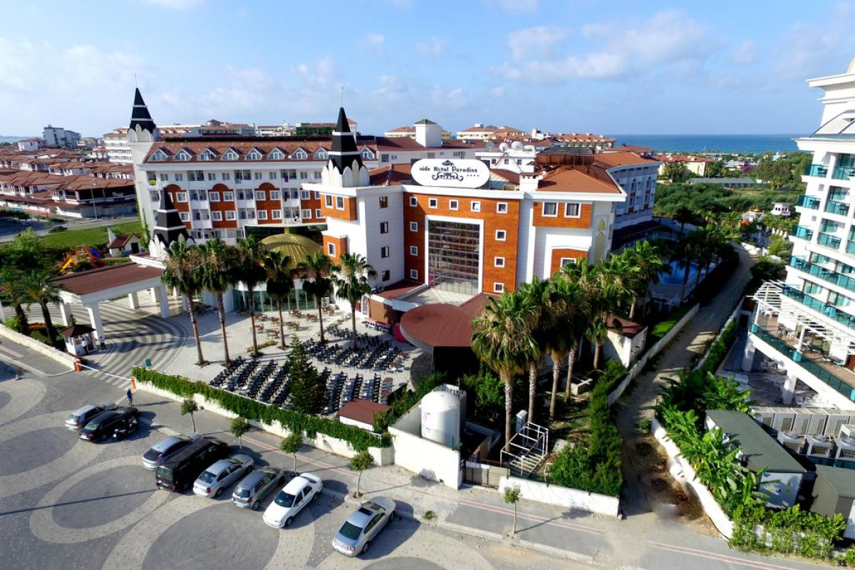 SIDE ROYAL PARADISE