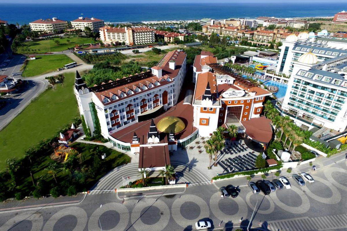 SIDE ROYAL PARADISE