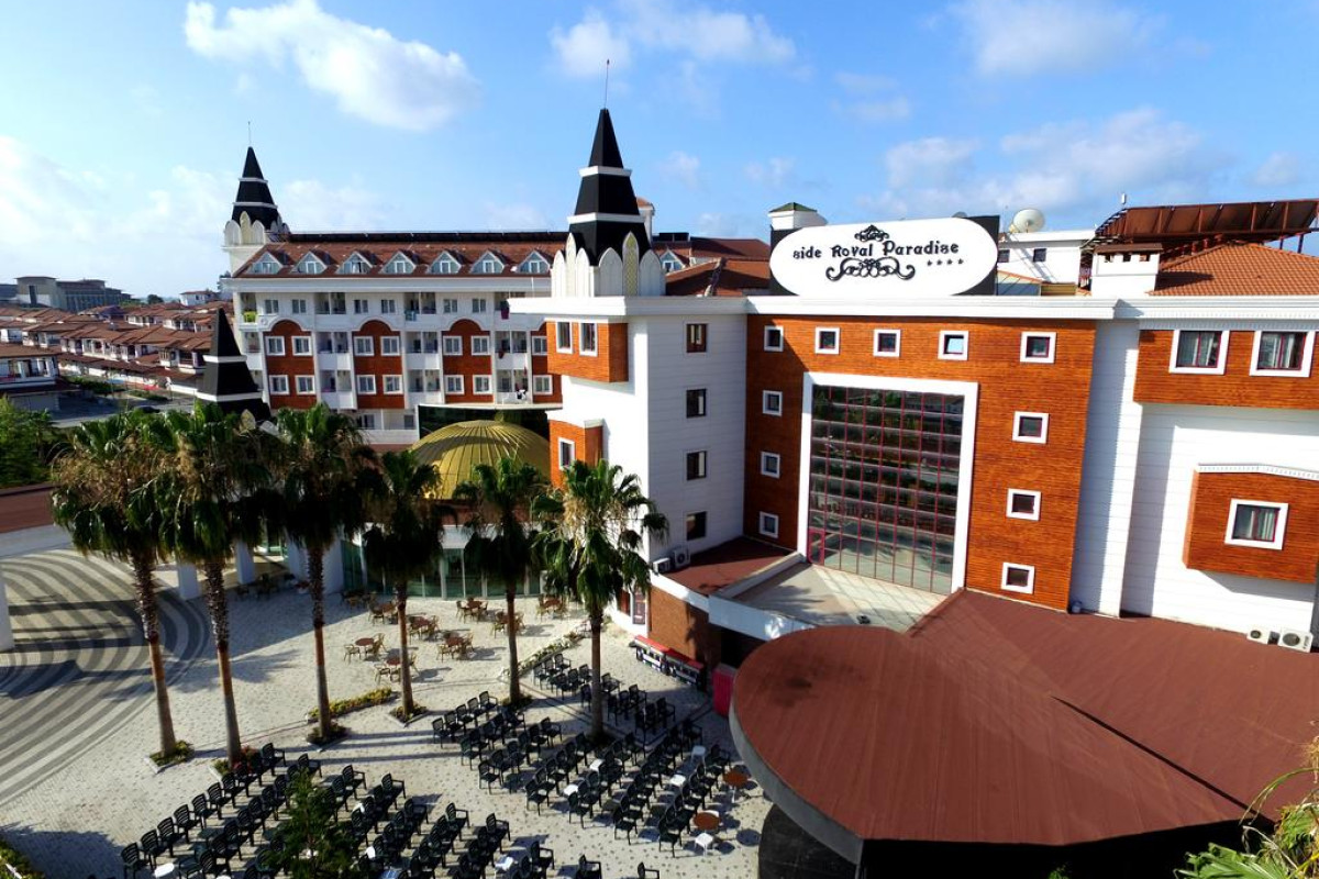 SIDE ROYAL PARADISE