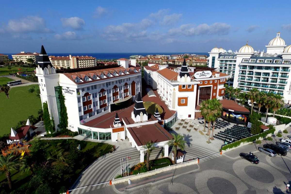 SIDE ROYAL PARADISE